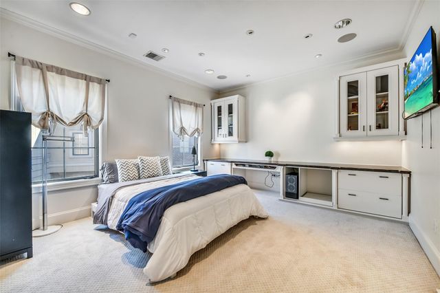 30 Hackberry Lane A, Houston, TX 77027