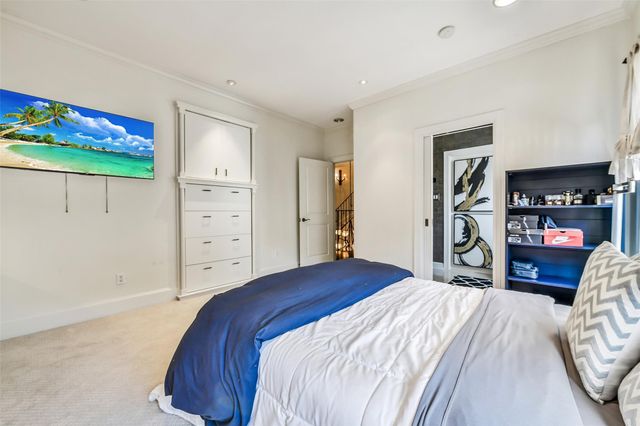 30 Hackberry Lane A, Houston, TX 77027