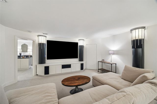 30 Hackberry Lane A, Houston, TX 77027