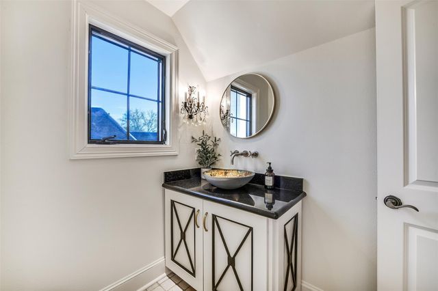 30 Hackberry Lane A, Houston, TX 77027