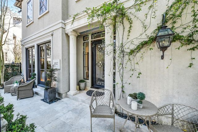 30 Hackberry Lane A, Houston, TX 77027