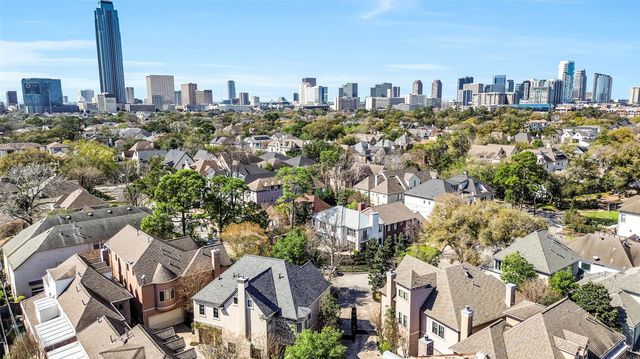 30 Hackberry Lane A, Houston, TX 77027