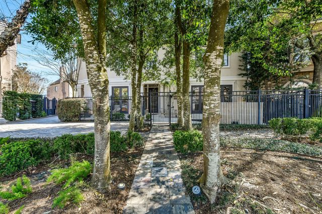 30 Hackberry Lane A, Houston, TX 77027