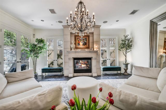 30 Hackberry Lane A, Houston, TX 77027