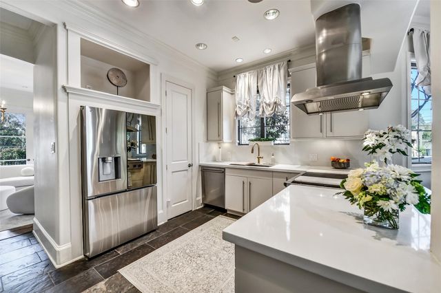 30 Hackberry Lane A, Houston, TX 77027