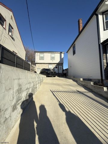 19 Dover St, Paterson City, NJ 07501