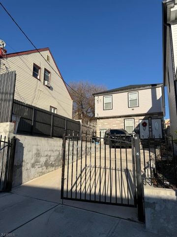 19 Dover St, Paterson City, NJ 07501