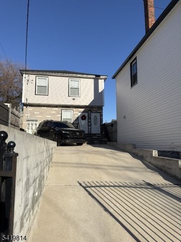 19 Dover St, Paterson City, NJ 07501