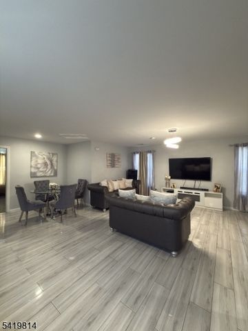 19 Dover St, Paterson City, NJ 07501