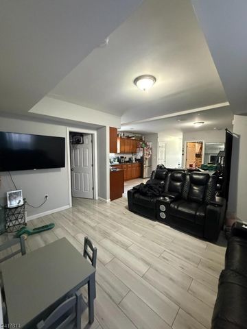 19 Dover St, Paterson City, NJ 07501