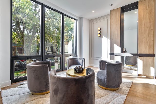 1416 W Warner Avenue, Chicago, IL 60613