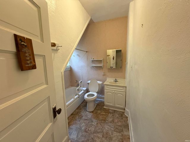 2529 Bertrand Street, South Bend, IN 46628