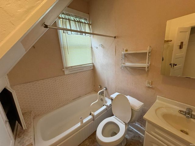 2529 Bertrand Street, South Bend, IN 46628