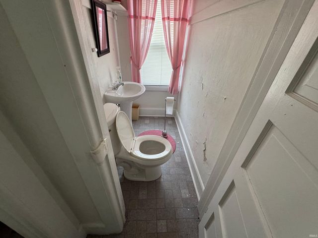 2529 Bertrand Street, South Bend, IN 46628
