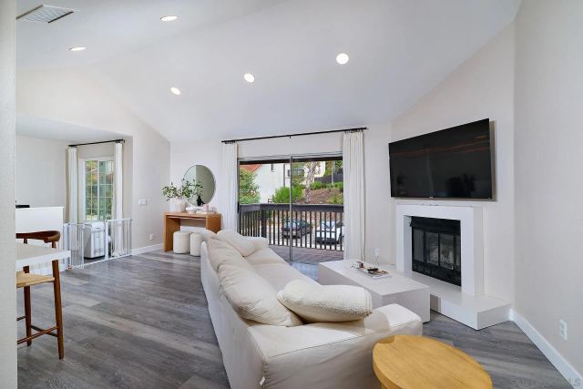 353 Windy Lane, Vista, CA 92083