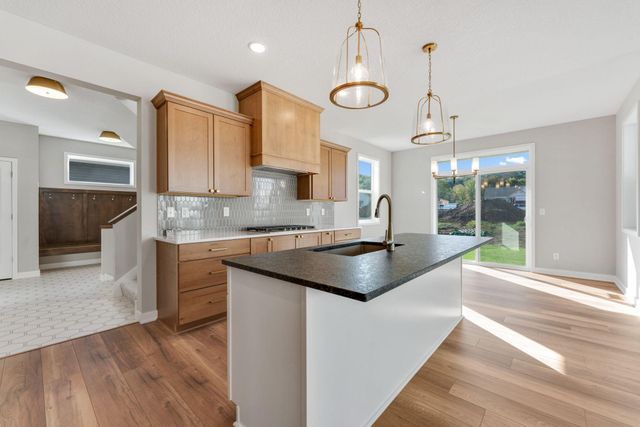 7660 Waverly Avenue, Shakopee, MN 55379