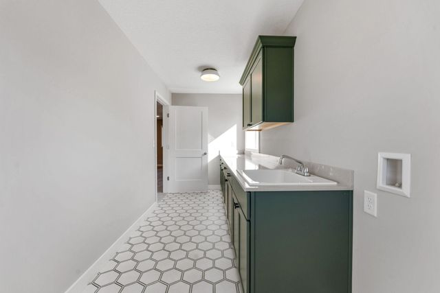 7660 Waverly Avenue, Shakopee, MN 55379