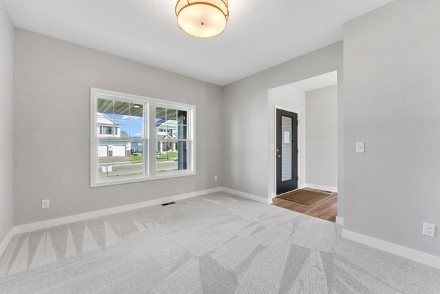 7660 Waverly Avenue, Shakopee, MN 55379