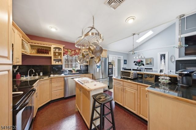 4 Shelley Ct, Sparta Twp., NJ 07871