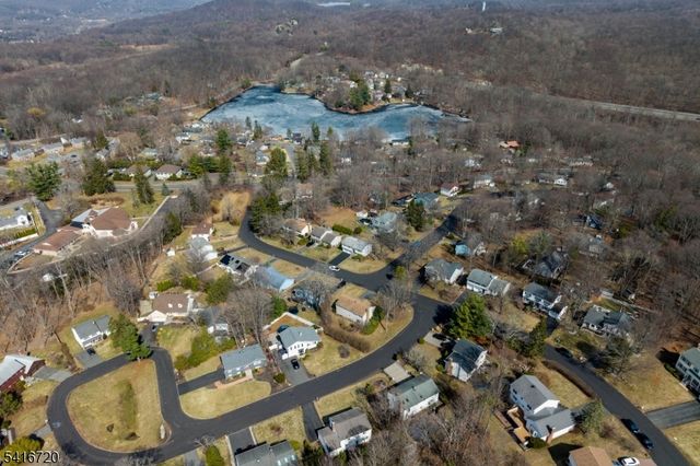 4 Shelley Ct, Sparta Twp., NJ 07871