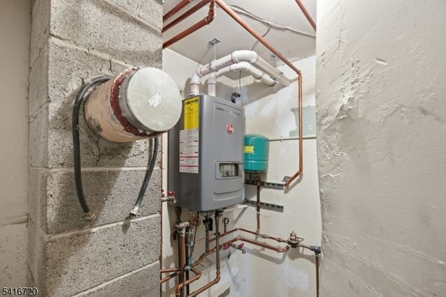 4 Shelley Ct, Sparta Twp., NJ 07871