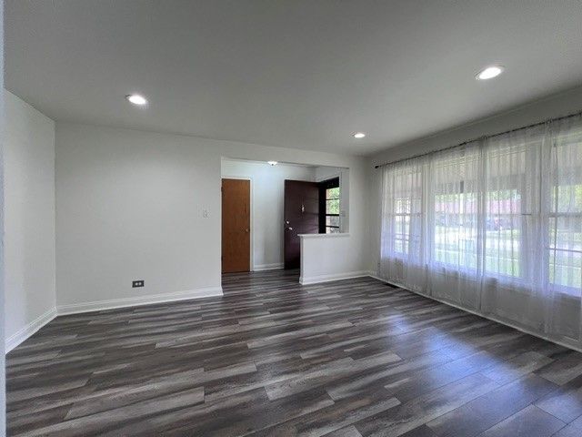 1216 Carswell Avenue 1216, Elk Grove Village, IL 60007