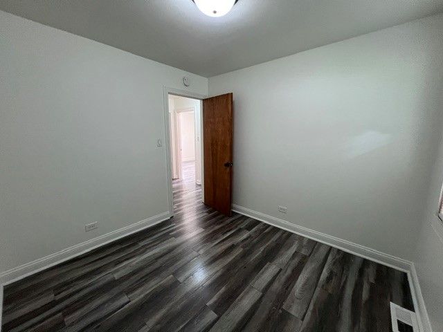 1216 Carswell Avenue 1216, Elk Grove Village, IL 60007