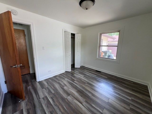 1216 Carswell Avenue 1216, Elk Grove Village, IL 60007