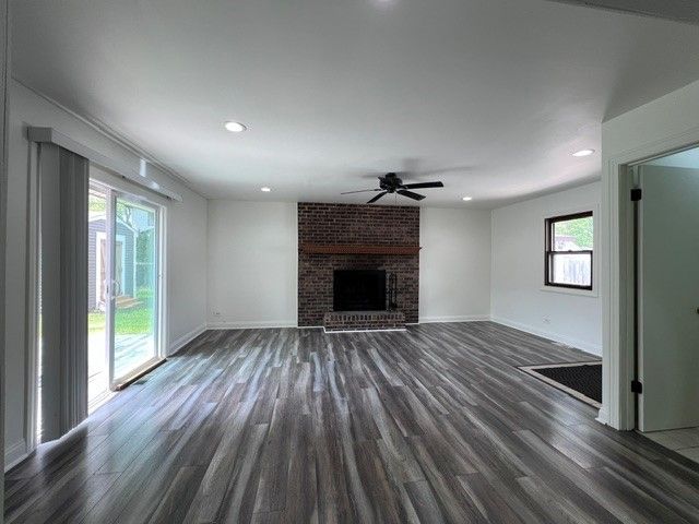 1216 Carswell Avenue 1216, Elk Grove Village, IL 60007