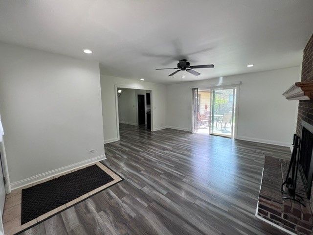 1216 Carswell Avenue 1216, Elk Grove Village, IL 60007