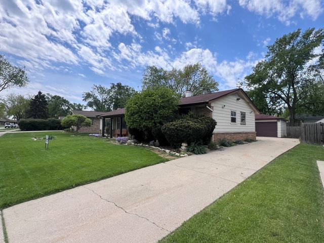 1216 Carswell Avenue 1216, Elk Grove Village, IL 60007
