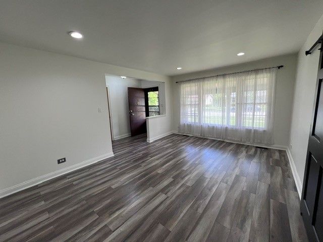 1216 Carswell Avenue 1216, Elk Grove Village, IL 60007