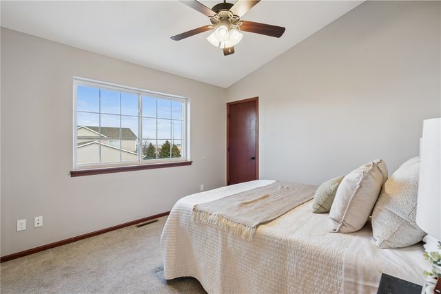 107 Woodstone Lane SW, Cedar Rapids, IA 52404