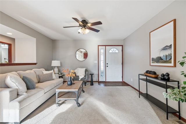 107 Woodstone Lane SW, Cedar Rapids, IA 52404