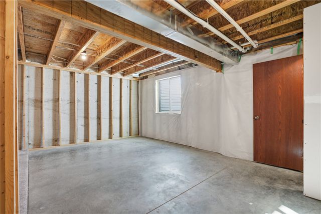 107 Woodstone Lane SW, Cedar Rapids, IA 52404