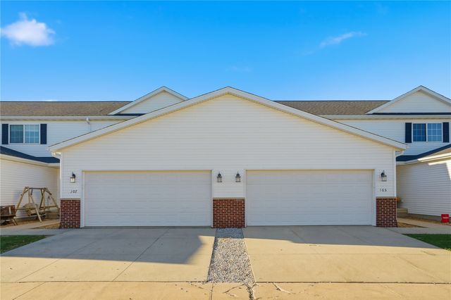 107 Woodstone Lane SW, Cedar Rapids, IA 52404