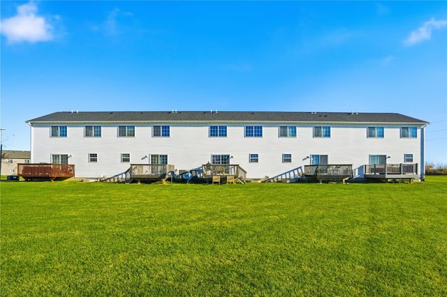 107 Woodstone Lane SW, Cedar Rapids, IA 52404