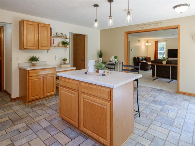 1042 Hunter Ridge, Battle Creek, MI 49017