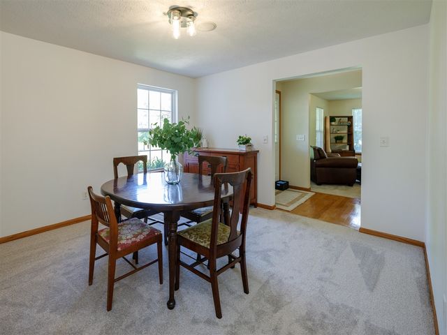 1042 Hunter Ridge, Battle Creek, MI 49017