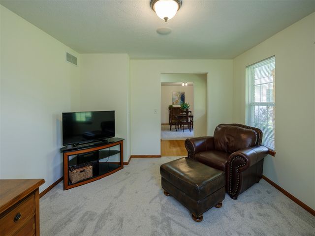 1042 Hunter Ridge, Battle Creek, MI 49017