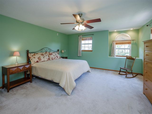 1042 Hunter Ridge, Battle Creek, MI 49017
