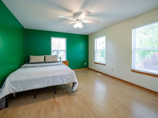 1042 Hunter Ridge, Battle Creek, MI 49017