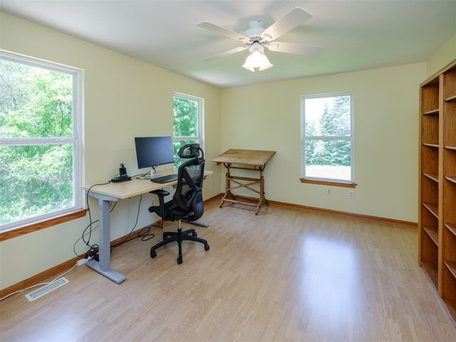 1042 Hunter Ridge, Battle Creek, MI 49017