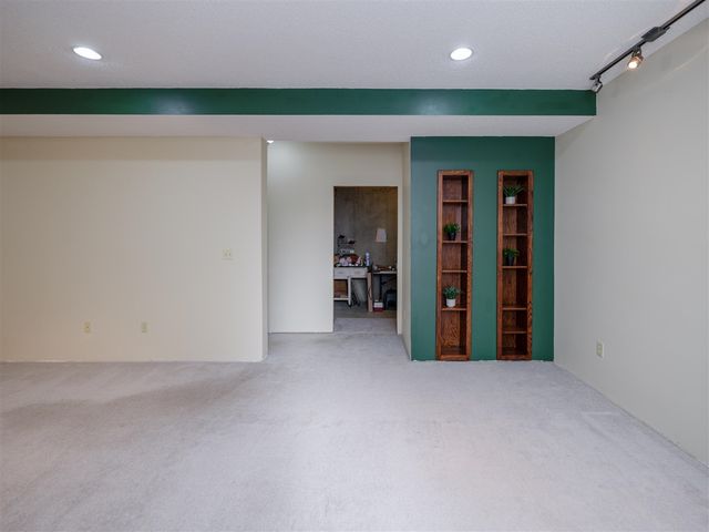 1042 Hunter Ridge, Battle Creek, MI 49017