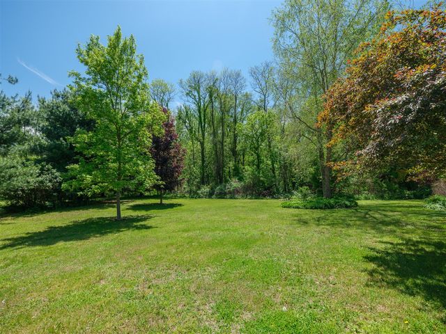 1042 Hunter Ridge, Battle Creek, MI 49017