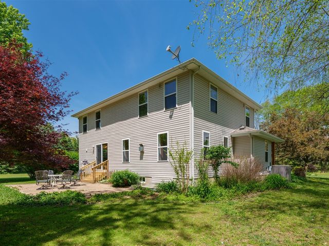 1042 Hunter Ridge, Battle Creek, MI 49017