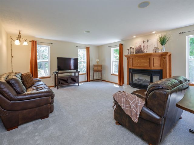 1042 Hunter Ridge, Battle Creek, MI 49017