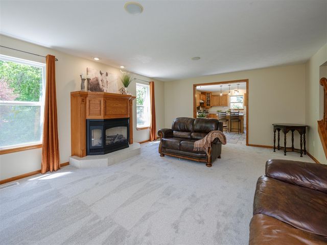1042 Hunter Ridge, Battle Creek, MI 49017