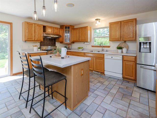 1042 Hunter Ridge, Battle Creek, MI 49017