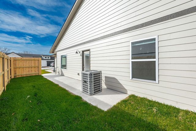 816 S Jay St, Valley Center, KS 67147